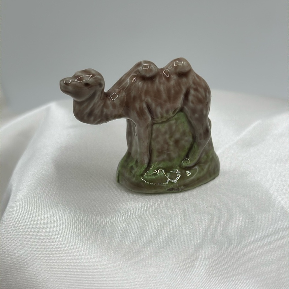 Red Rose Tea Wade Whimsies Camel Figurines Made In England Porcelain Vintage
